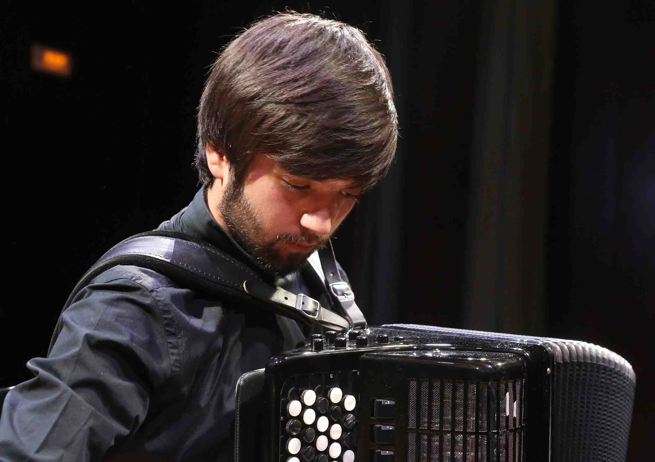 Nikola Tanaskovic˹ƶά
